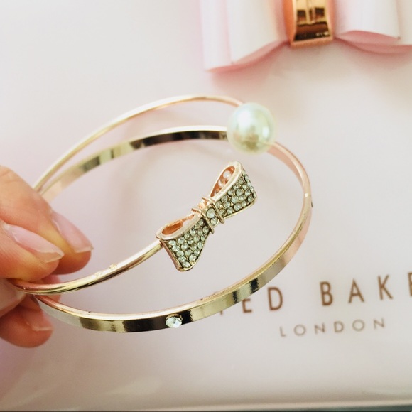 Jewelry - NEW Rose Gold Bow Tie Pearl CZ Bangle Bracelet Set
